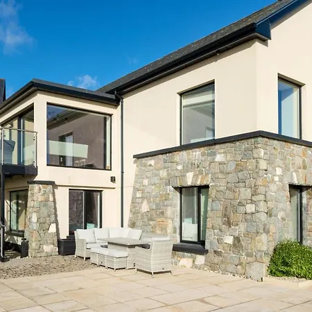 Sruthan Pier House *